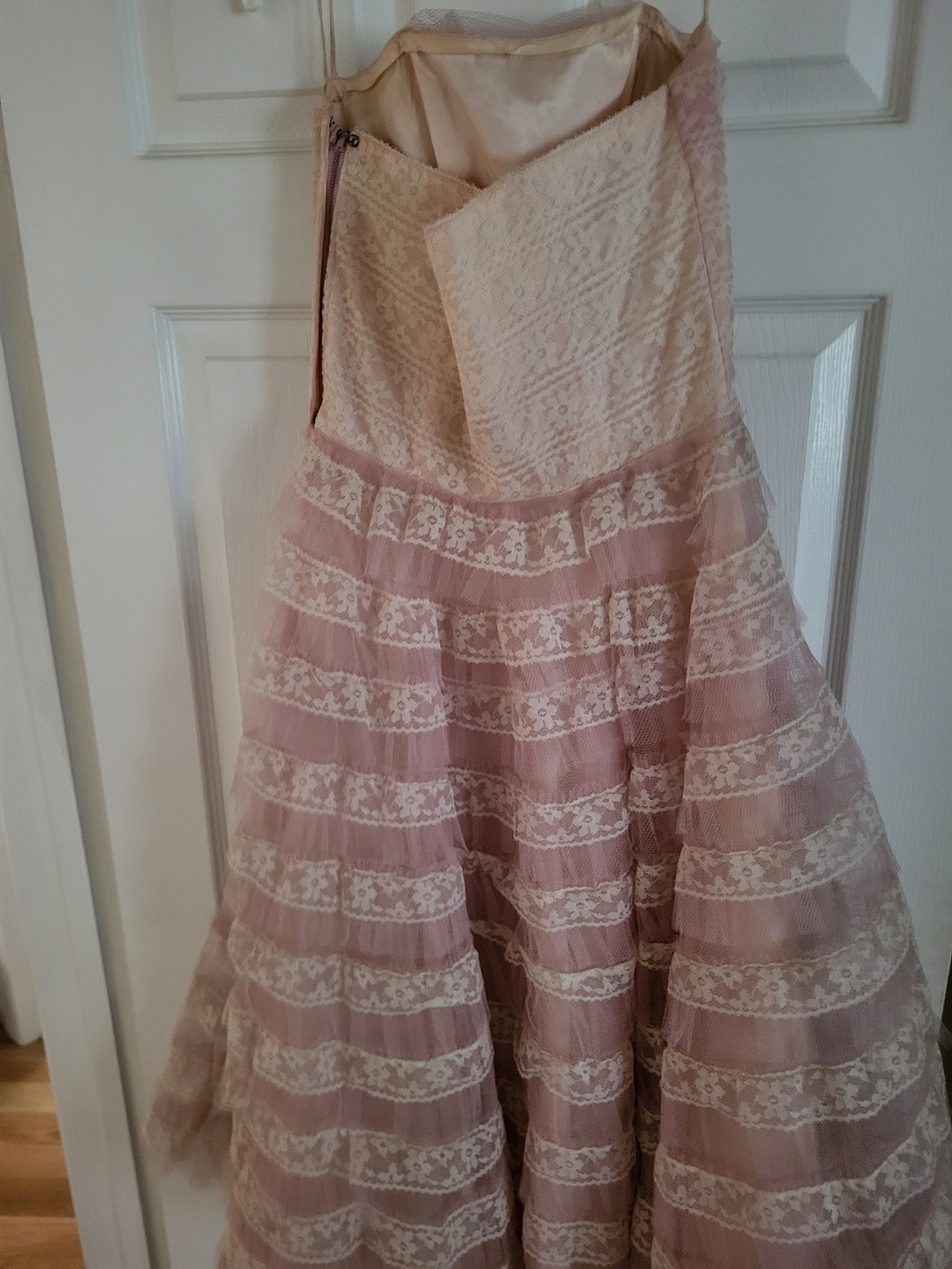Blush Pink Vintage Lace And Tulle 1950s Strapless Dress - Picture 10 of 13